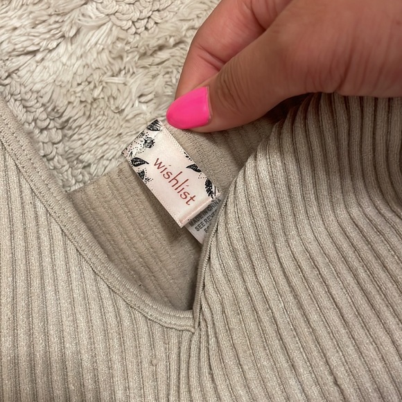 cute basic crop top - Picture 2 of 3